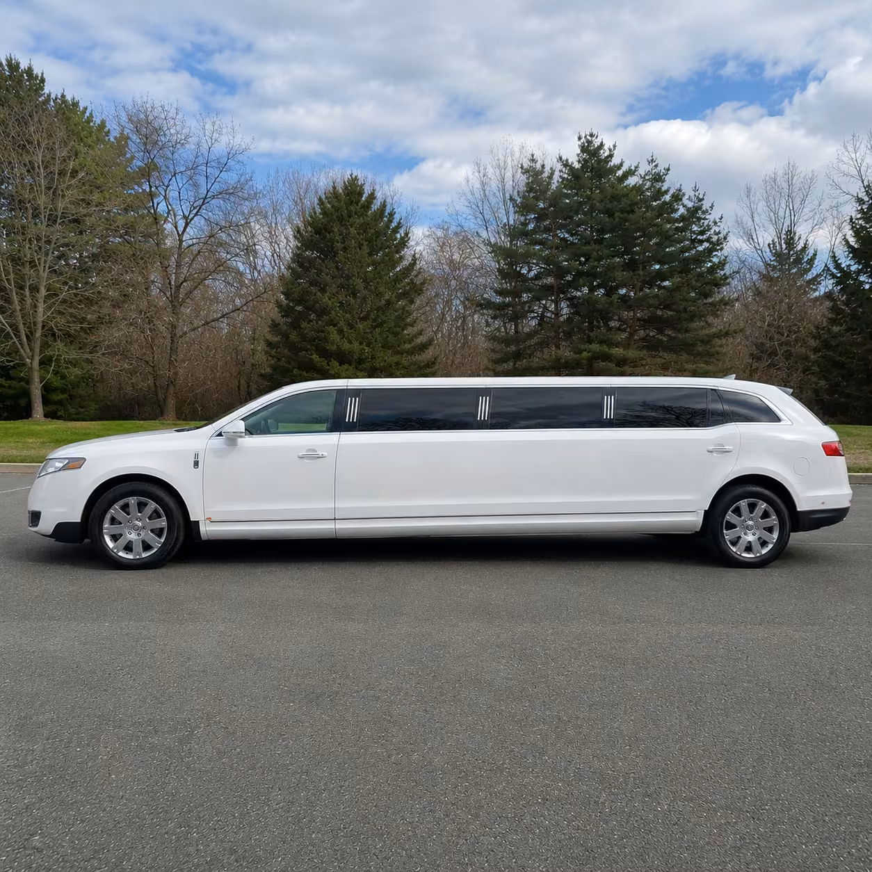 indianapolis limousine exterior